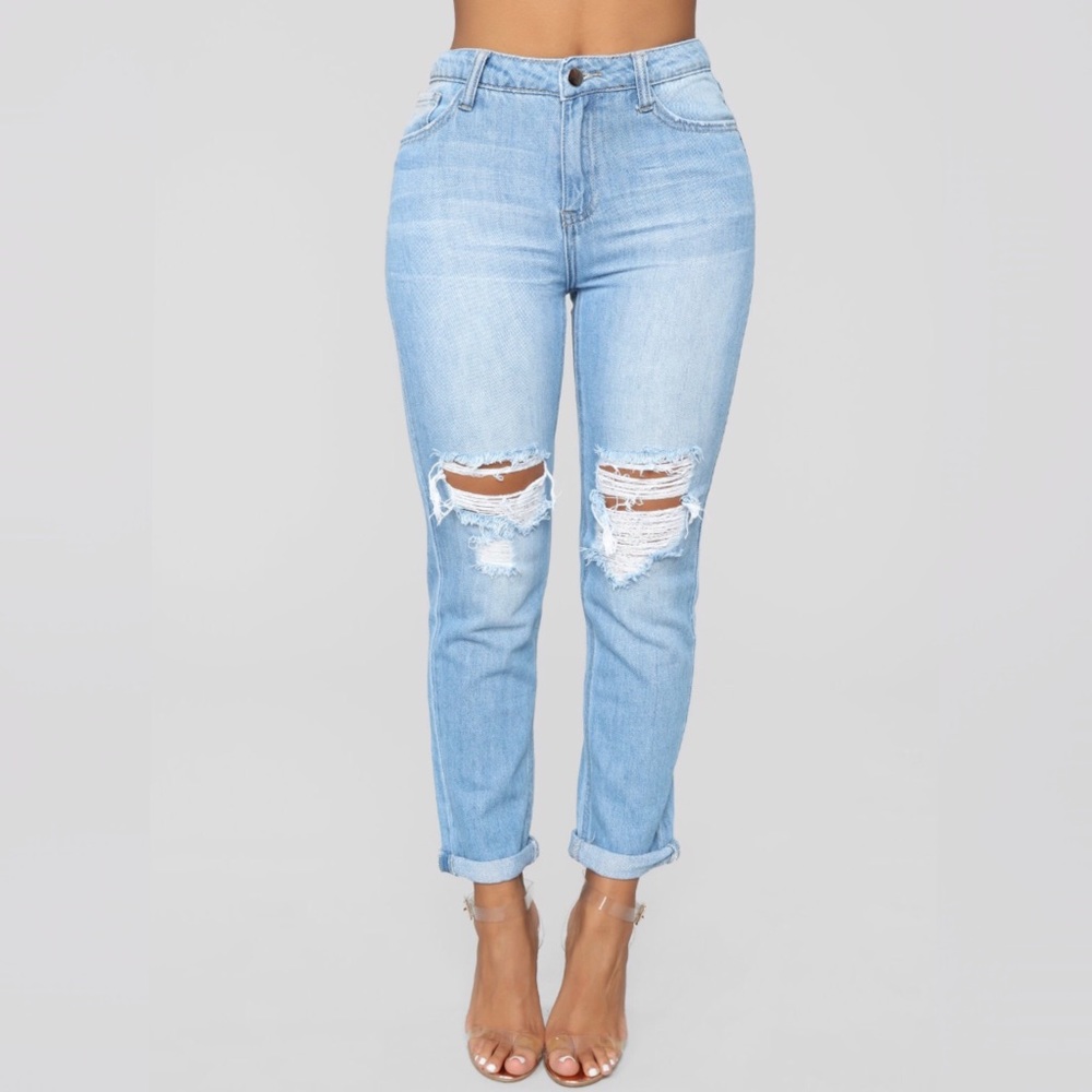 Distressed Boyfriend Jeans